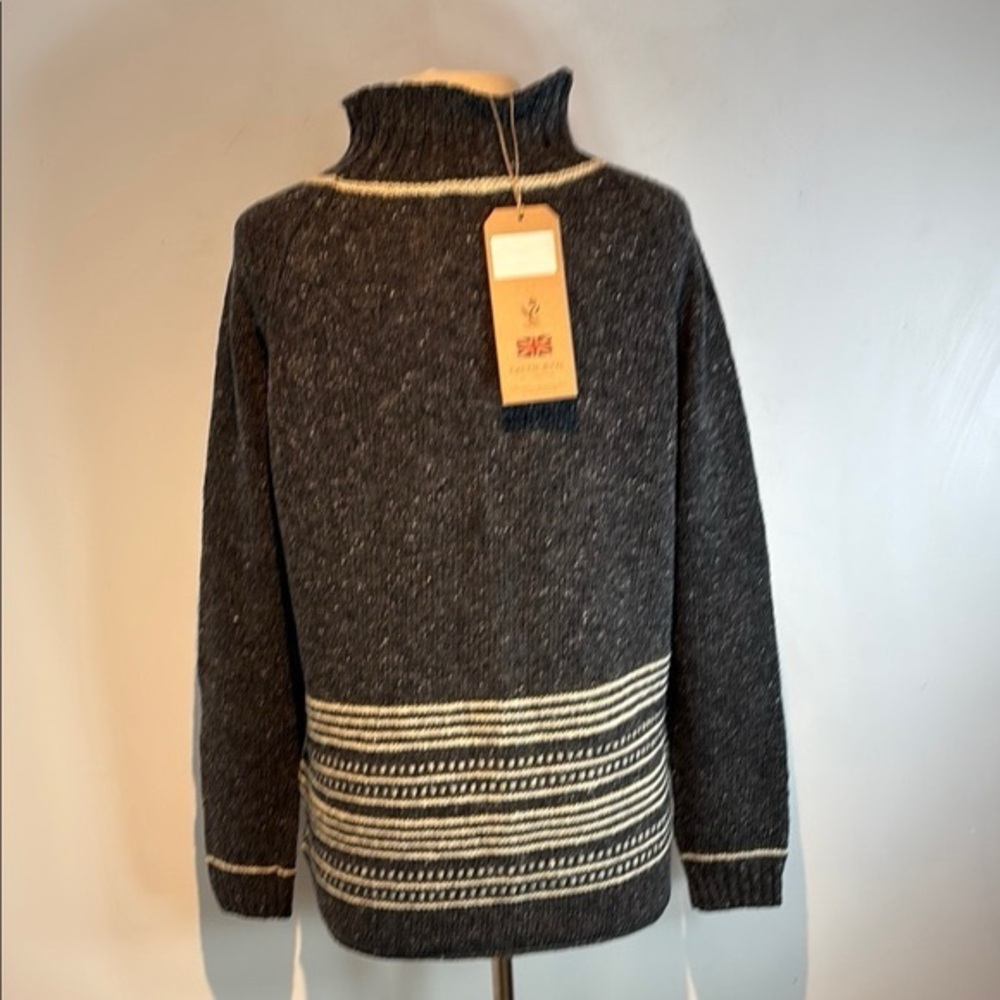 Celtic &Co.Gray and Cream funnel Neck Sweater with Textured Stripes size M NWT - Picture 3 of 9